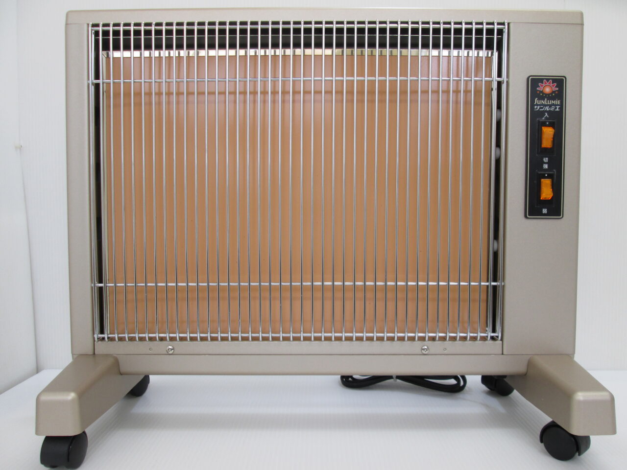 遠赤外線暖房器 サンルミエ キュート パールゴルド E800LS | J-shop