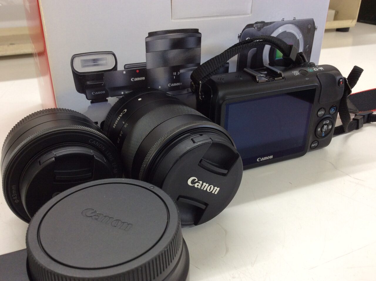 Canon EOS M 18-55 IS STM 22 STM Kit
